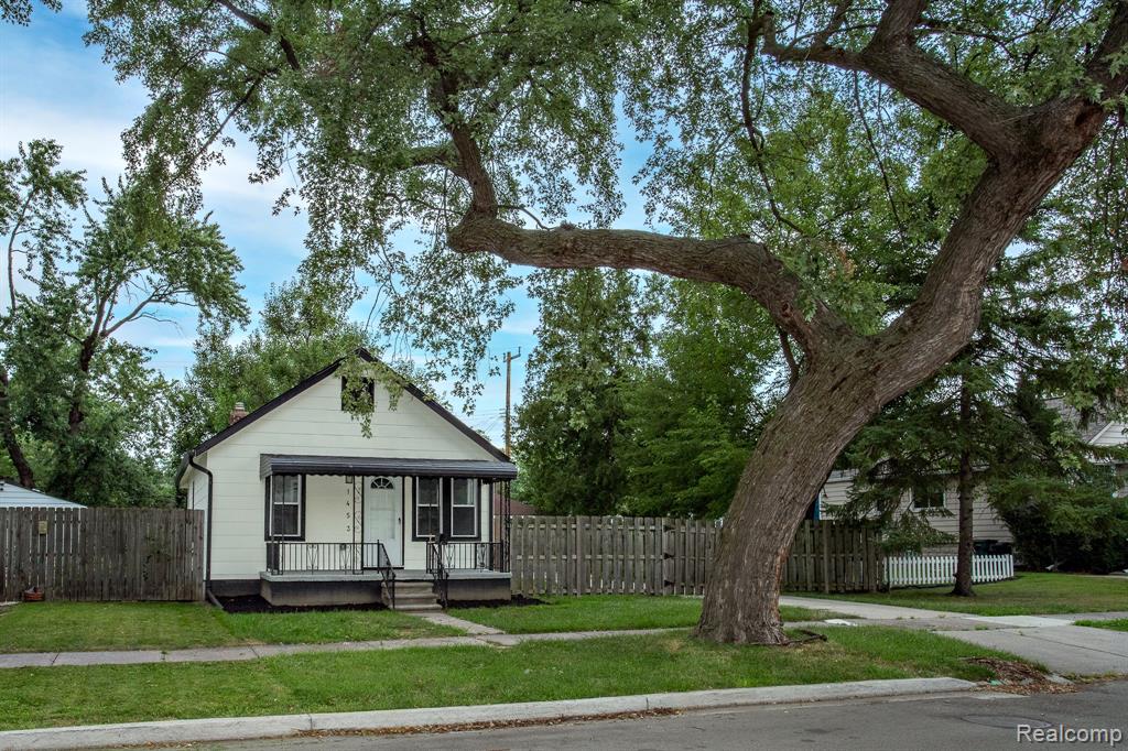 main property photo 40