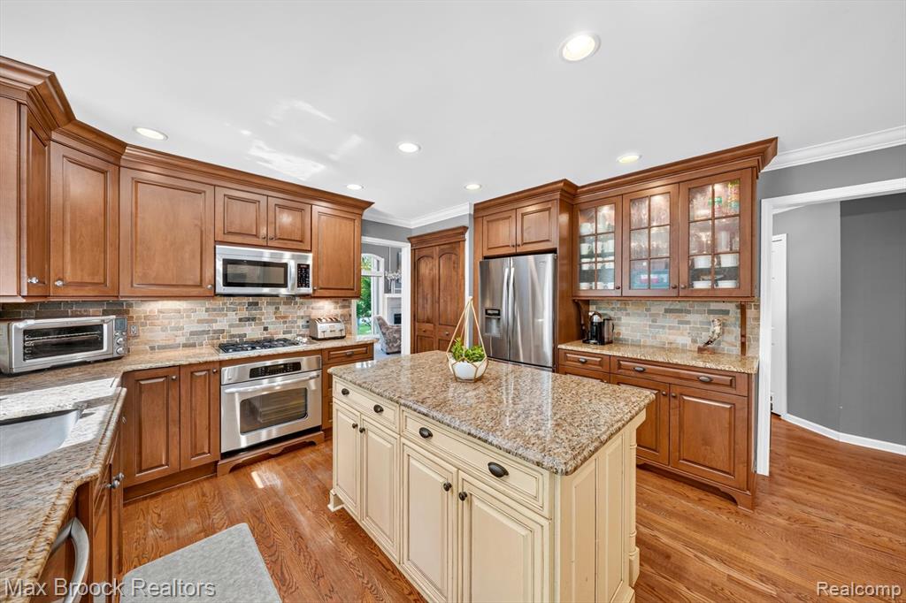 main property photo 15