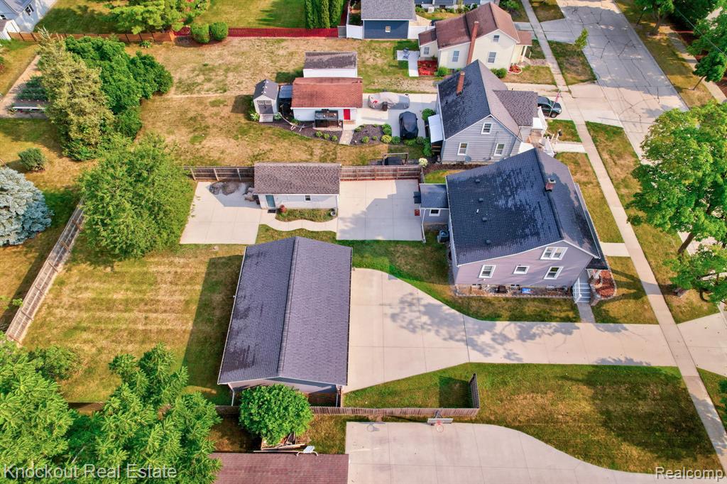 main property photo 48