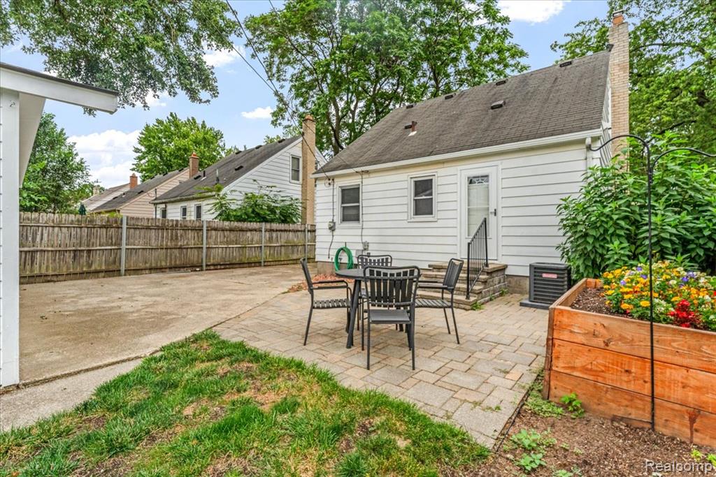 main property photo 26