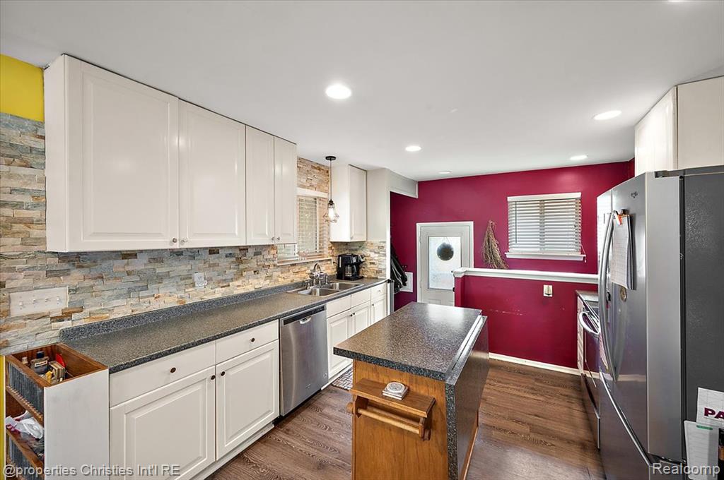 main property photo 6