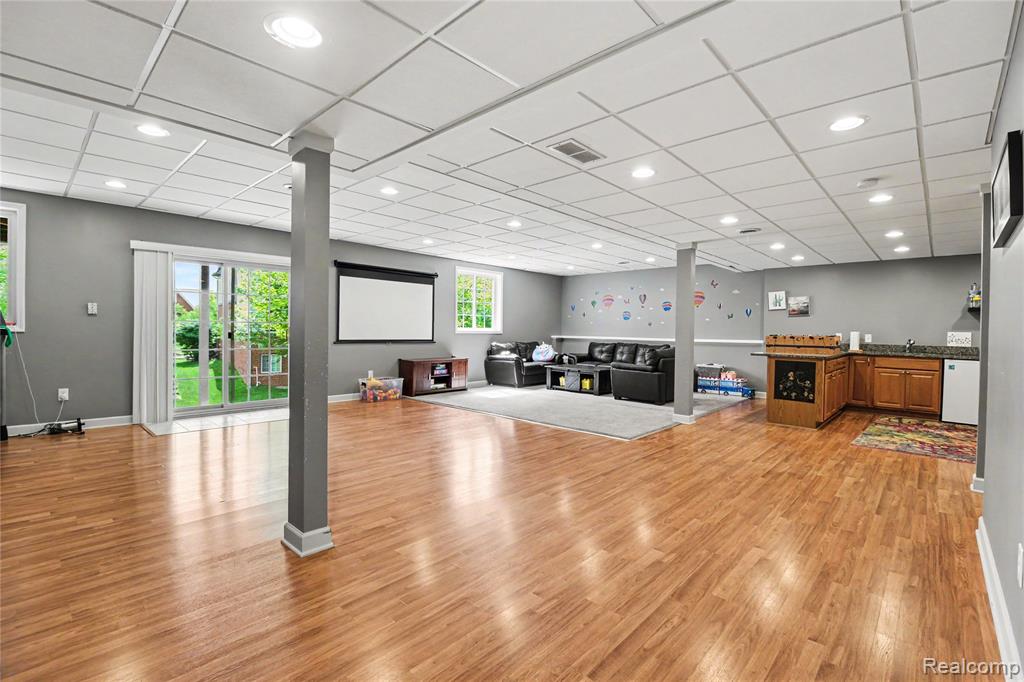 main property photo 29