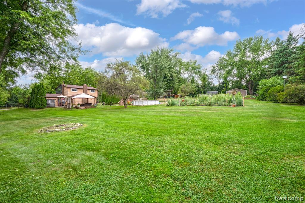 main property photo 30