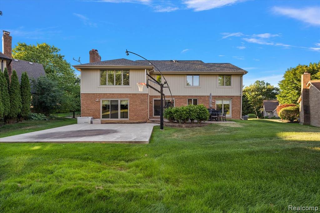 main property photo 40