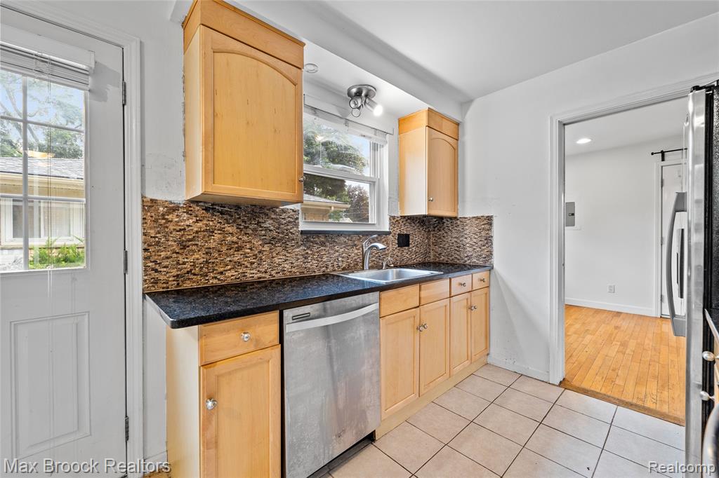 main property photo 7