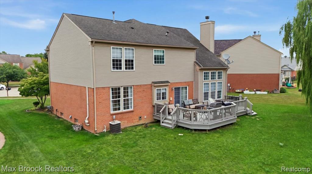main property photo 40