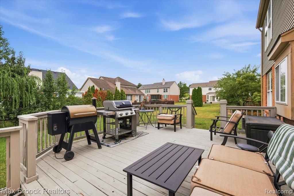 main property photo 41