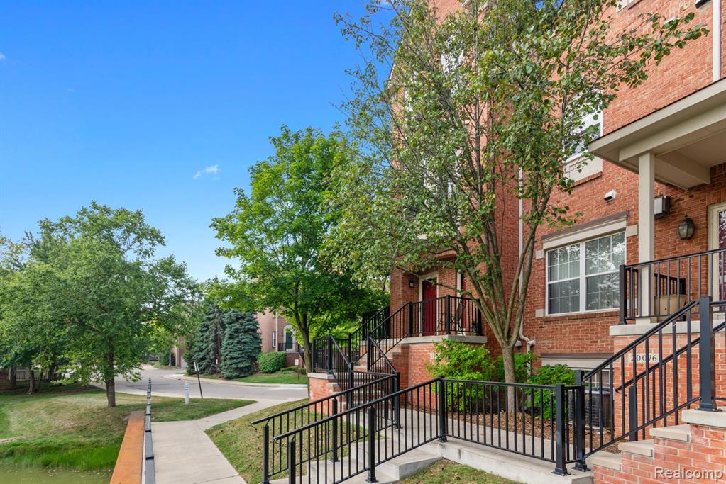 main property photo 28