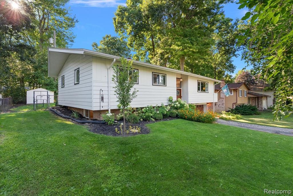 main property photo 38