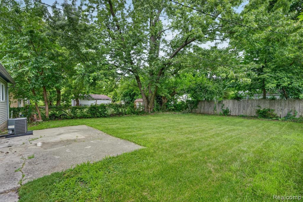 main property photo 31
