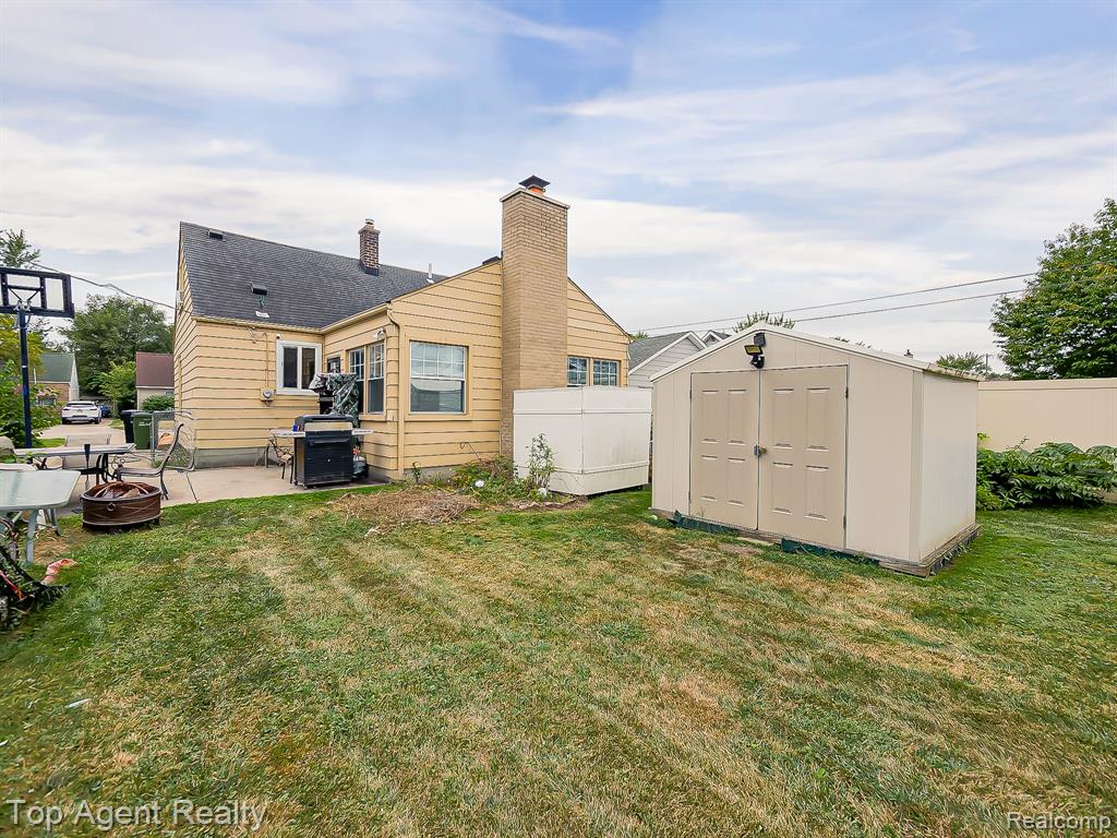 main property photo 25