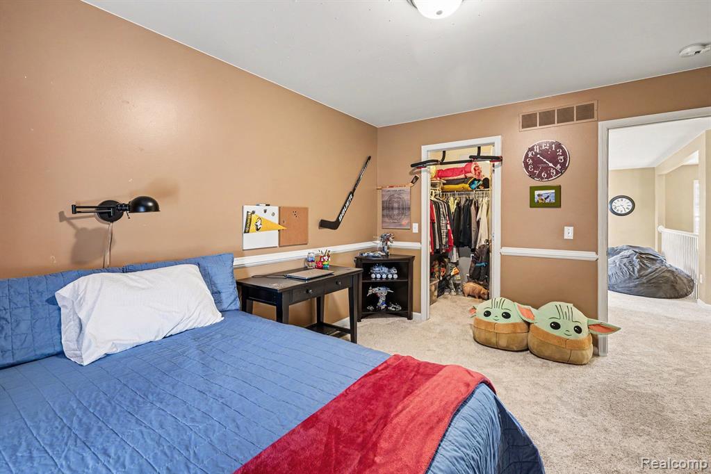 main property photo 18