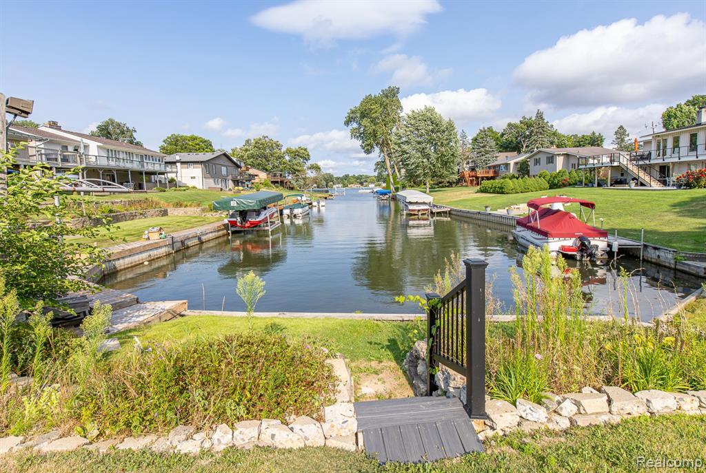 main property photo 45