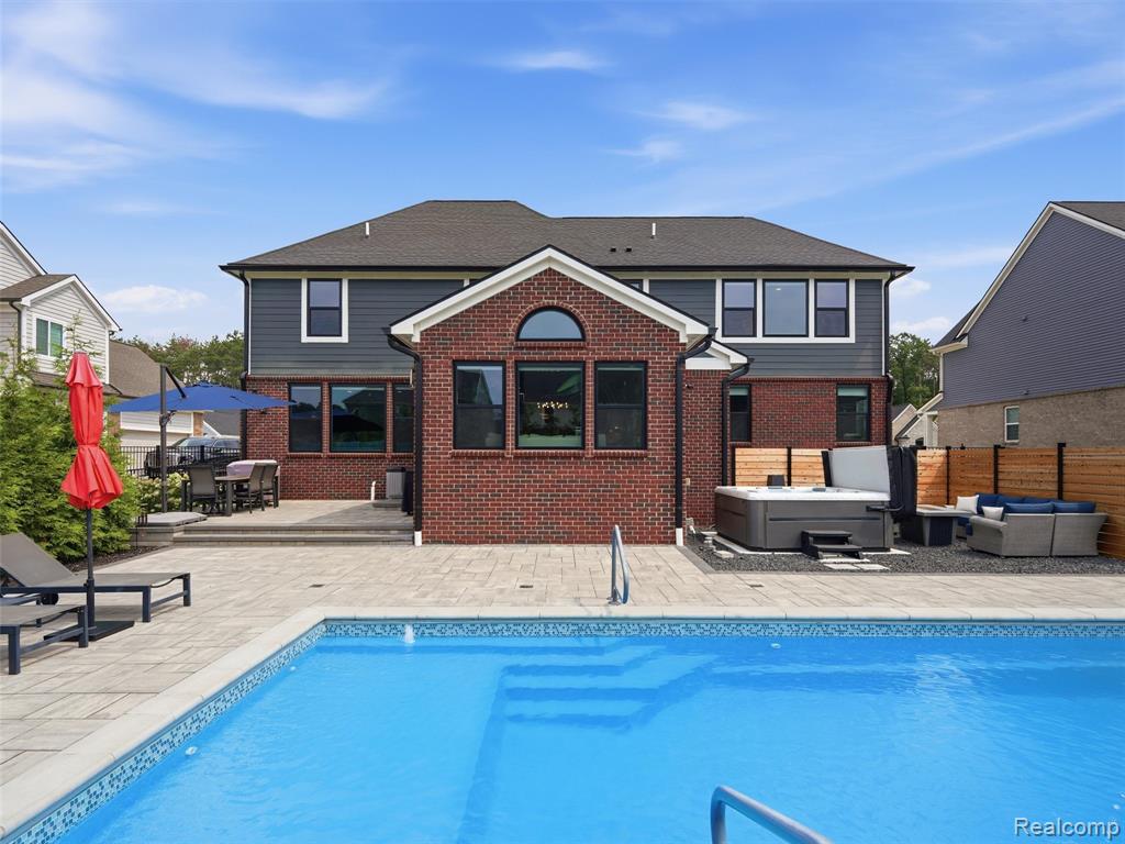 main property photo 40