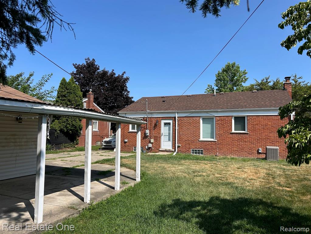 main property photo 25