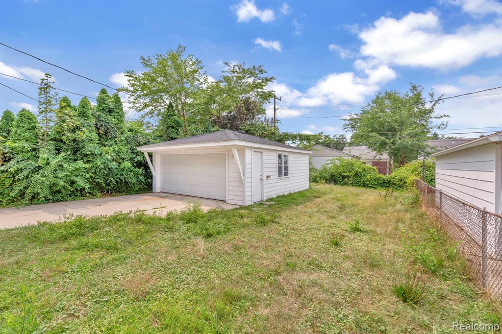 main property photo 20