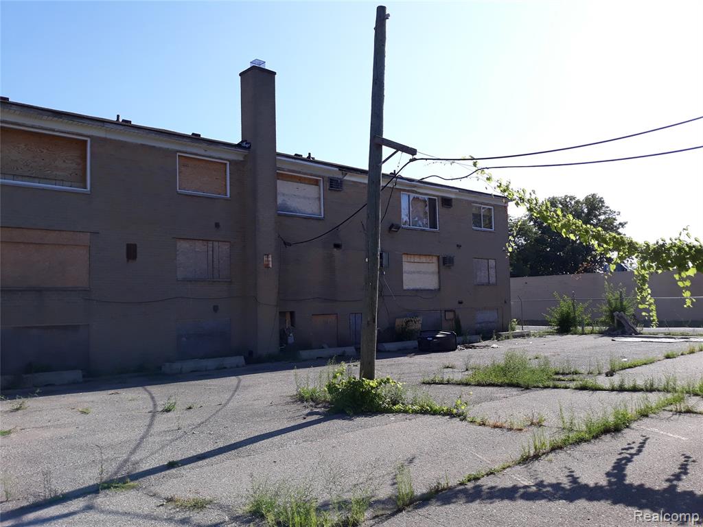 main property photo 16