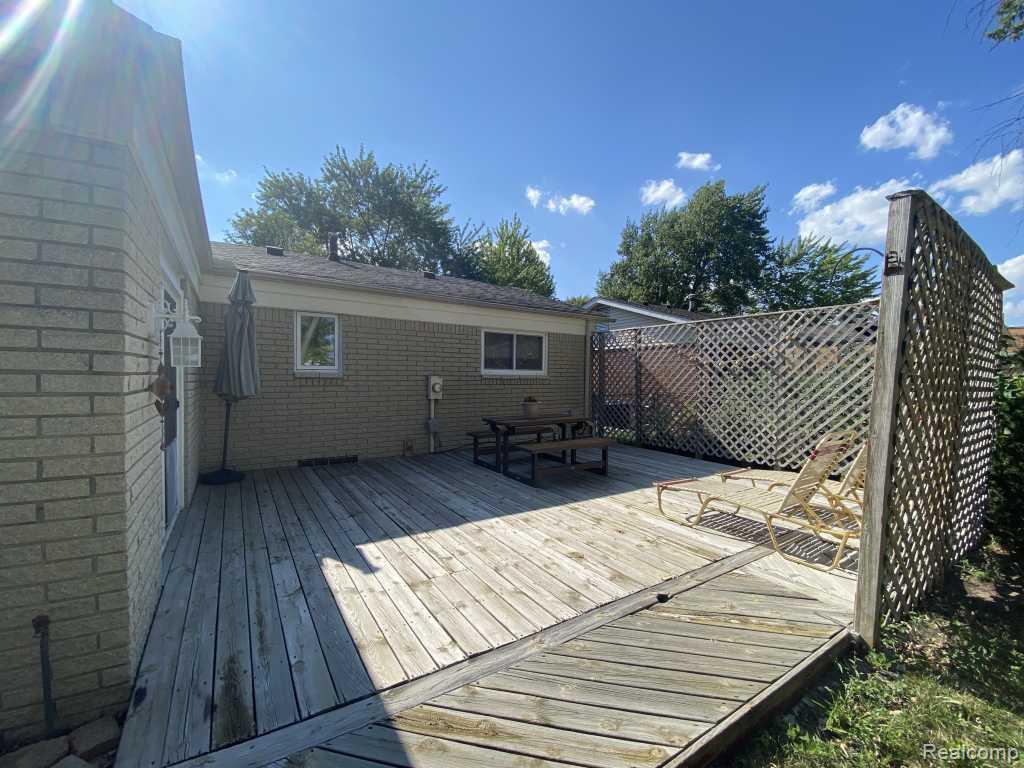 main property photo 14