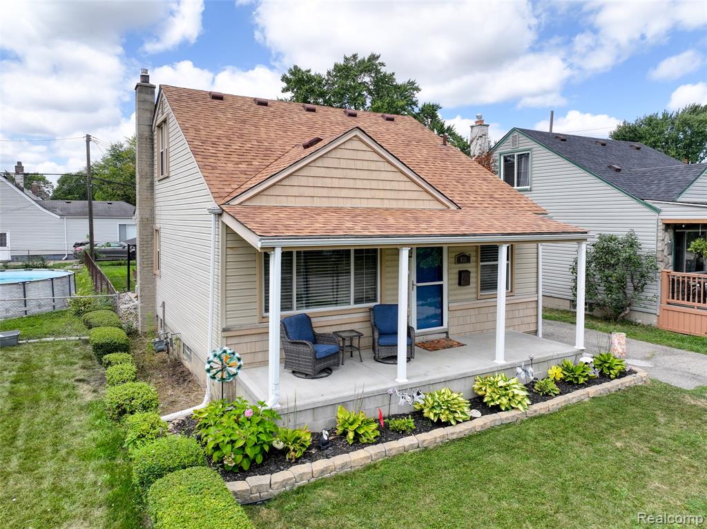 main property photo 32