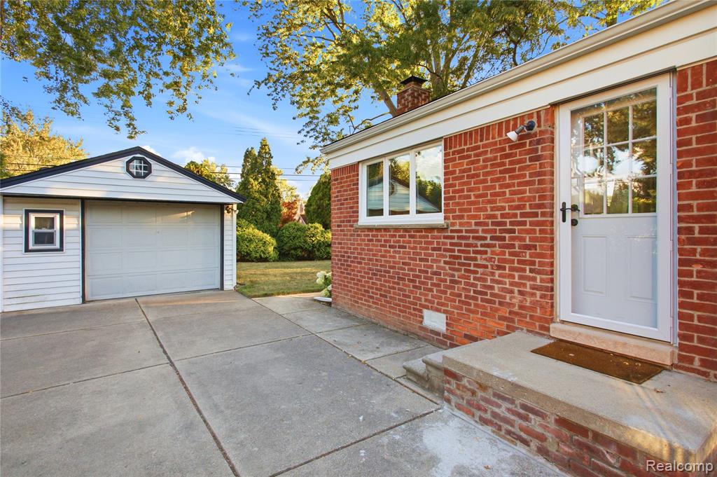 main property photo 50