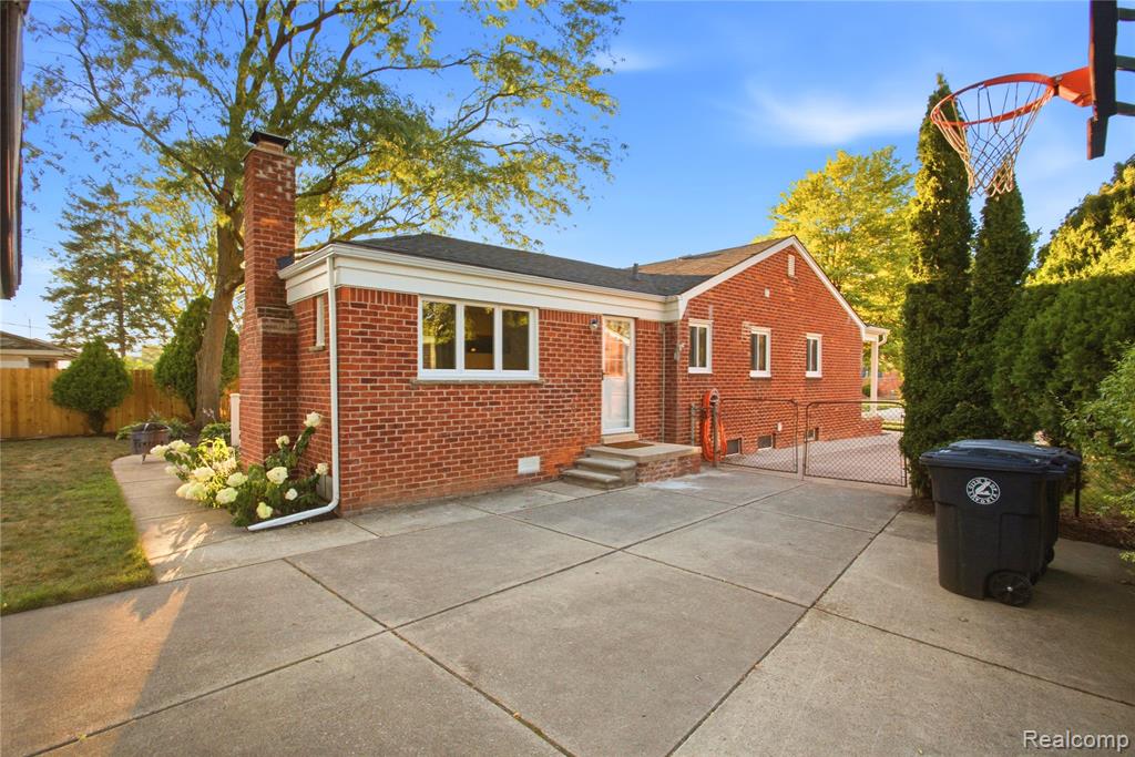 main property photo 51