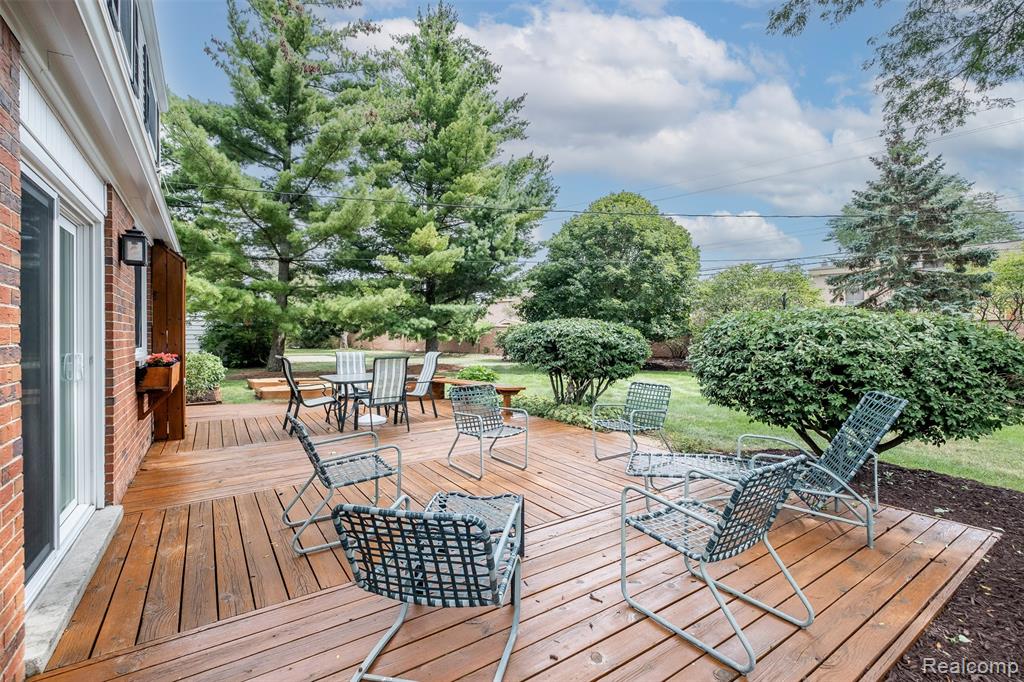 main property photo 35