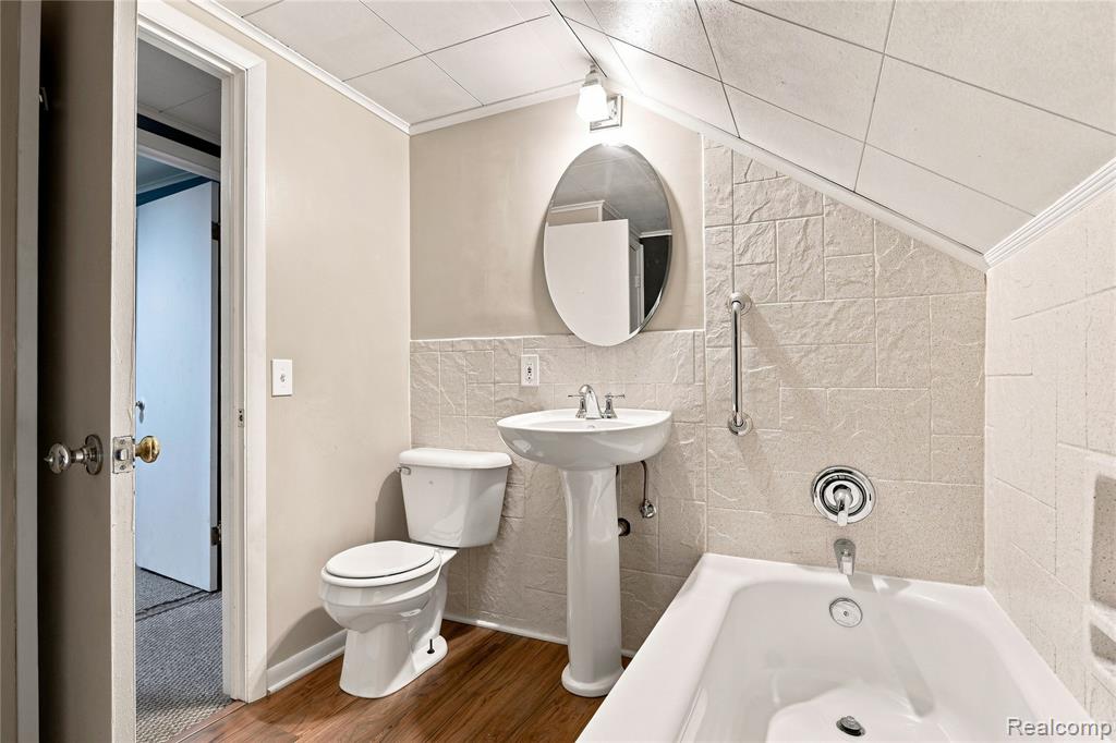 main property photo 22