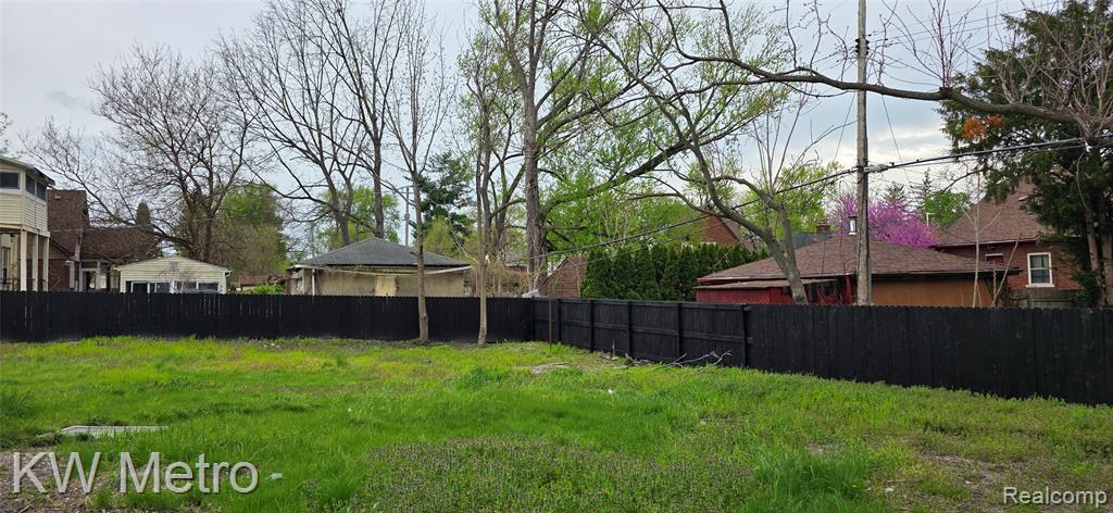 main property photo 32