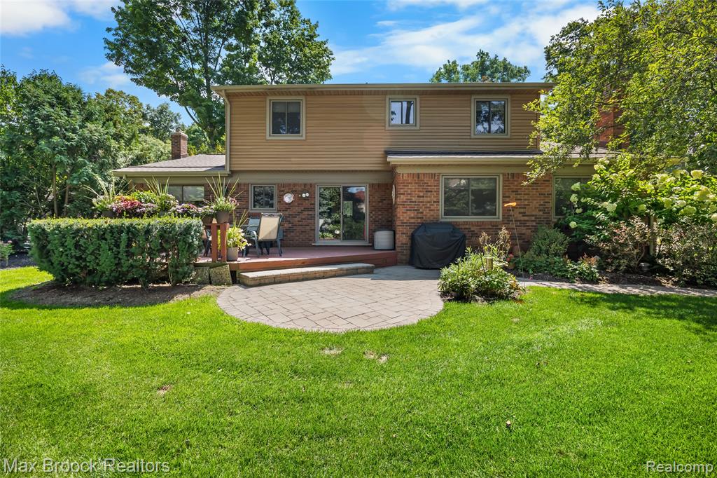 main property photo 11