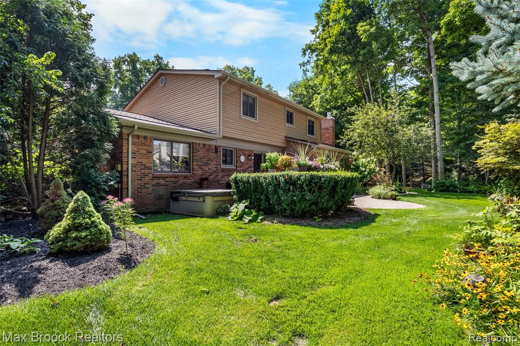 main property photo 12
