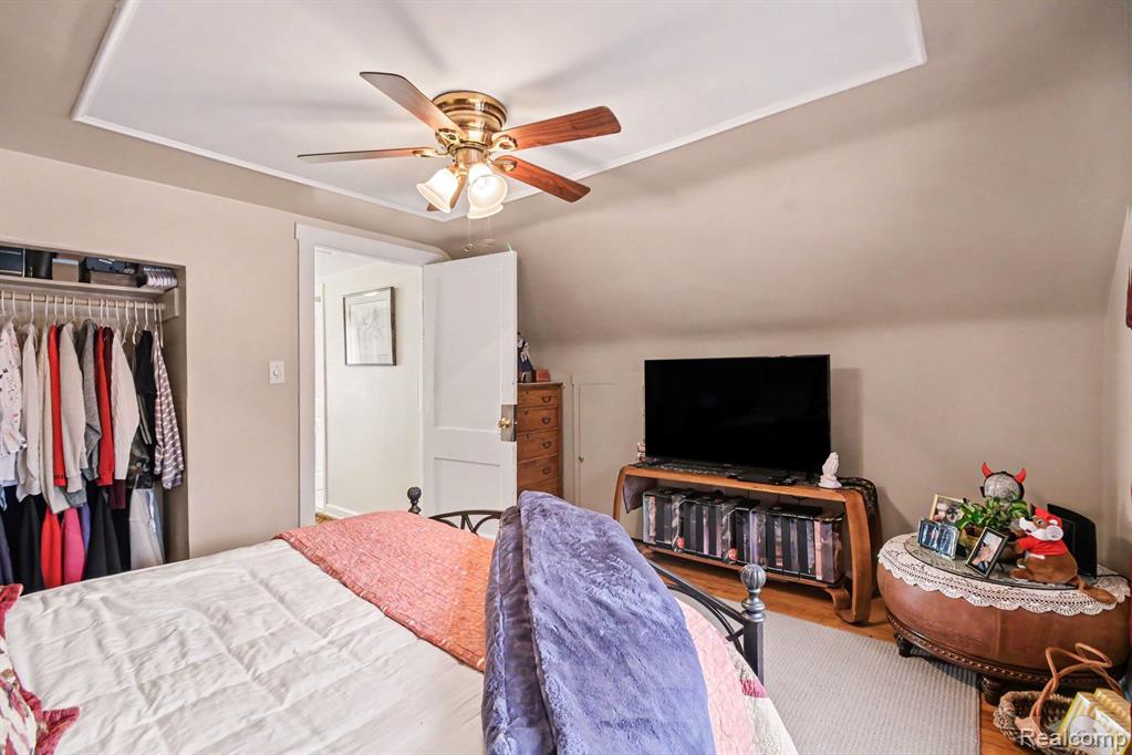main property photo 12