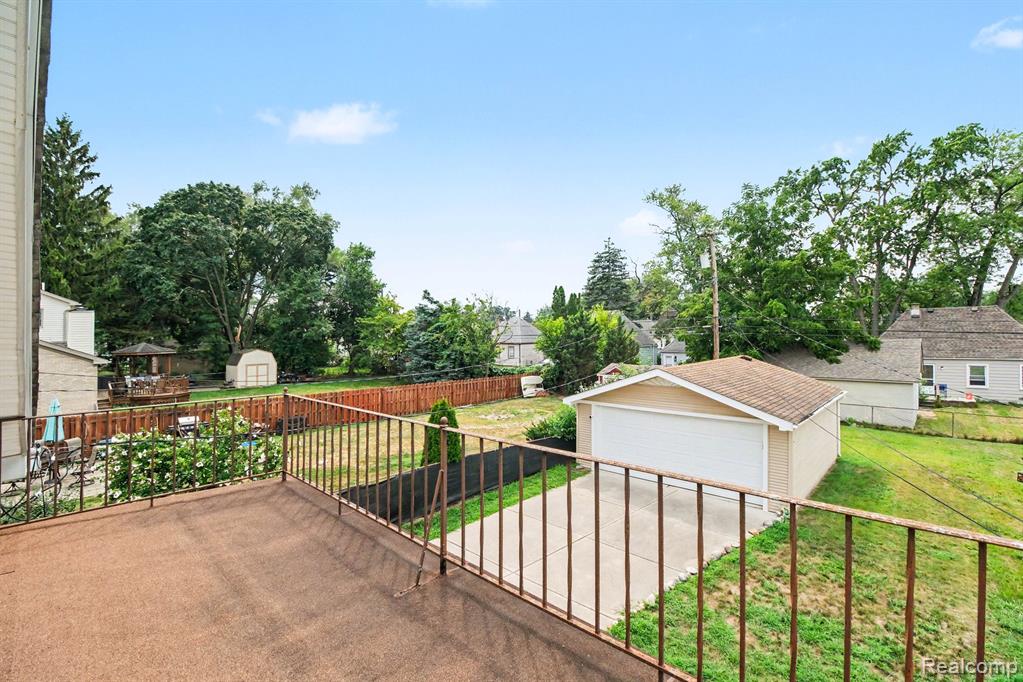main property photo 23