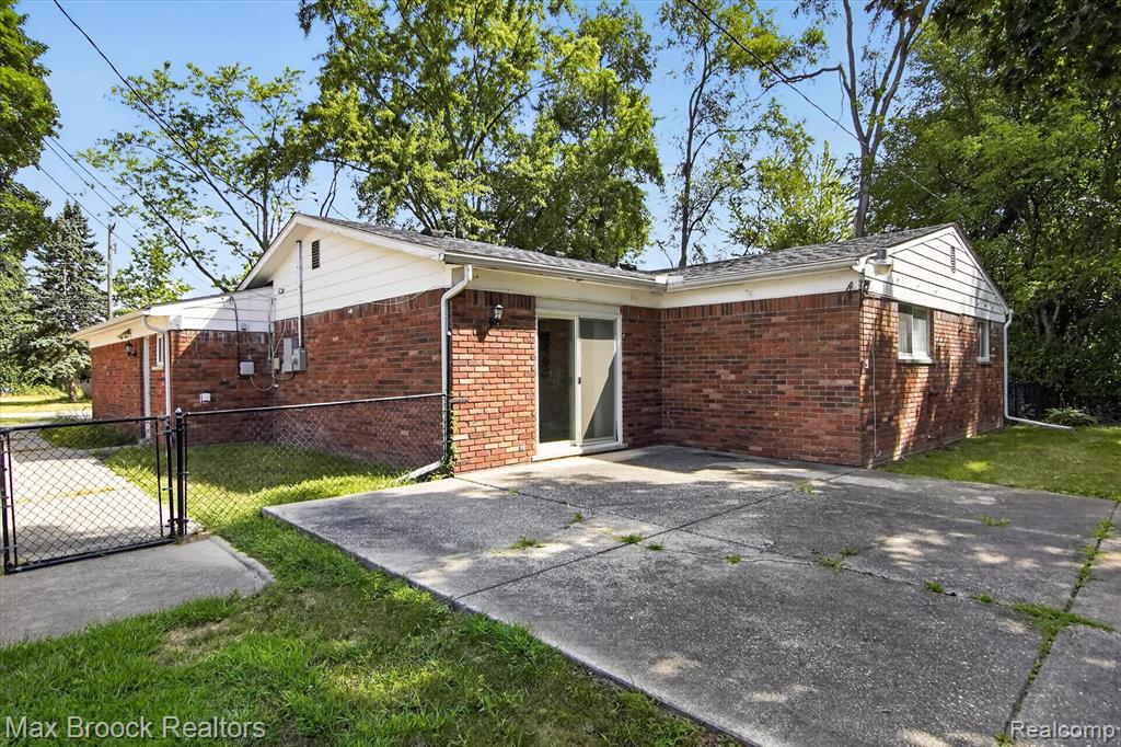 main property photo 34