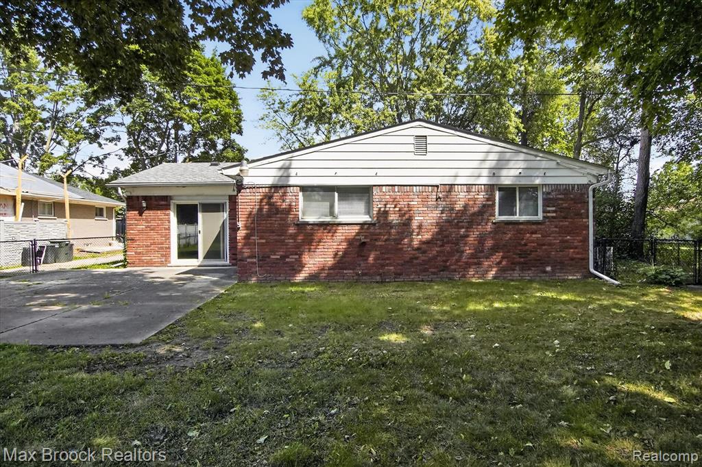 main property photo 36