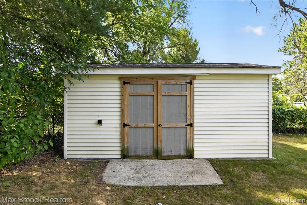 main property photo 41