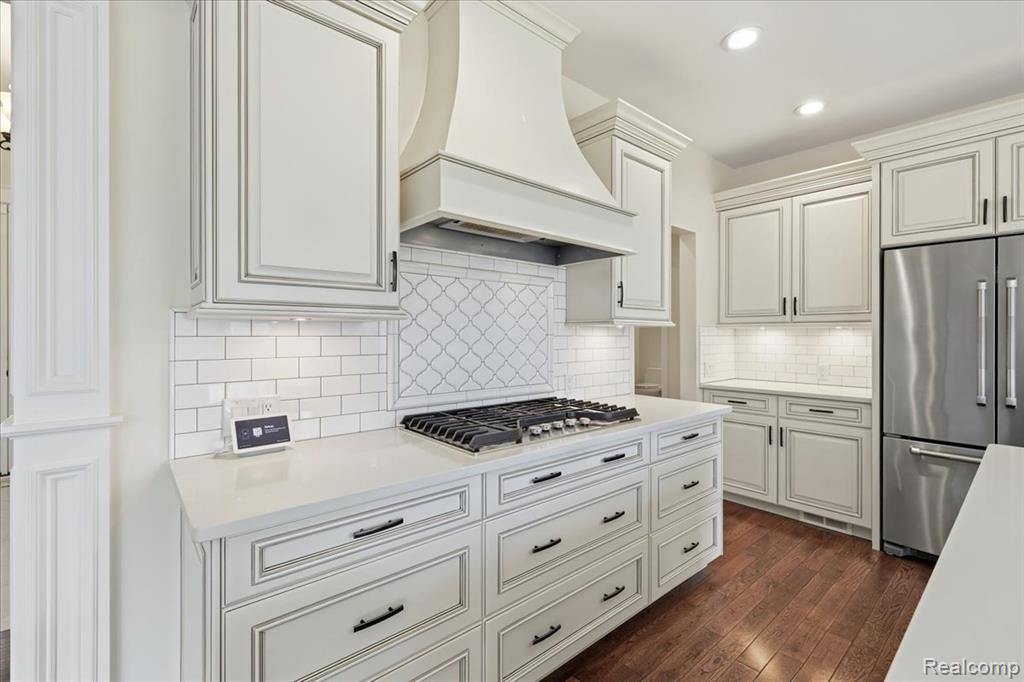 main property photo 13