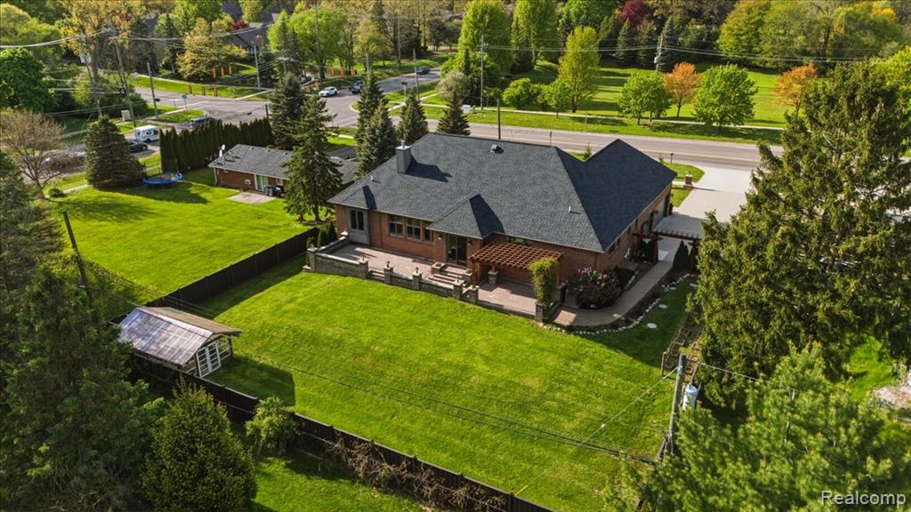 main property photo 34