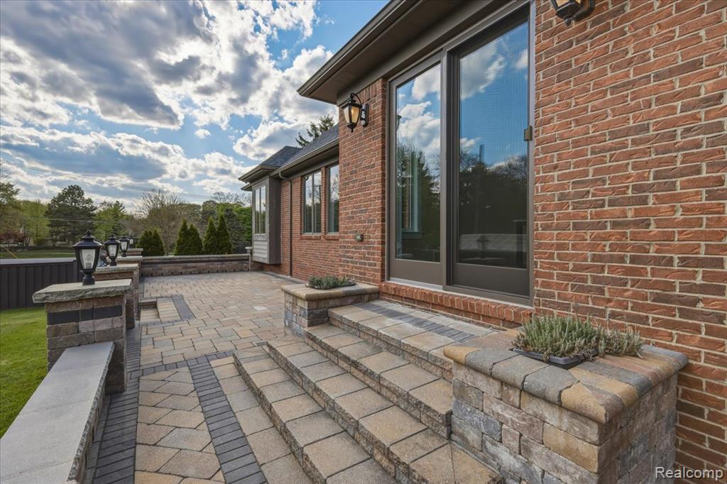 main property photo 46