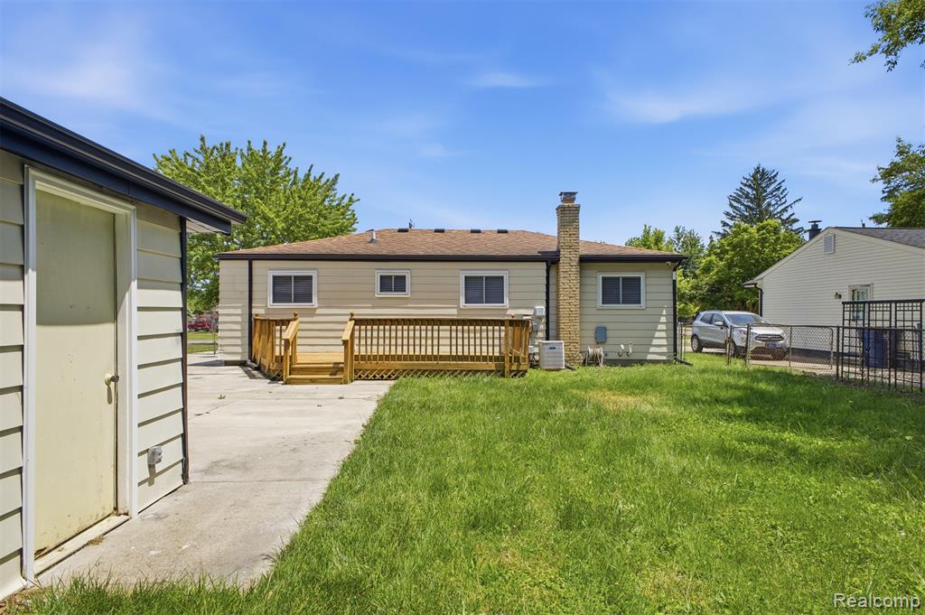 main property photo 30
