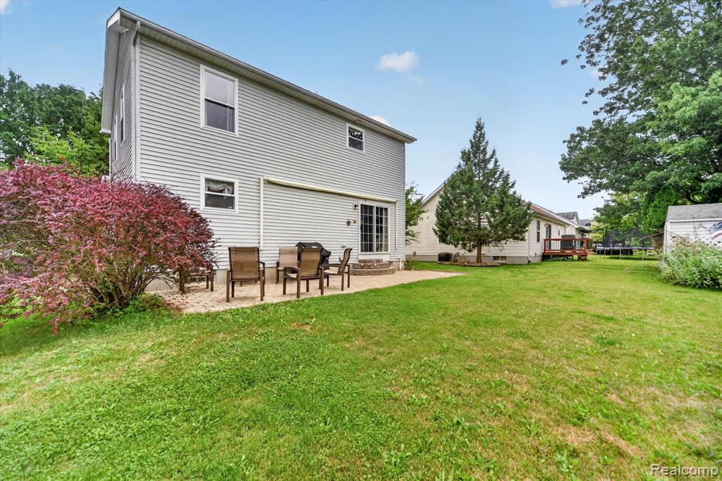 main property photo 28