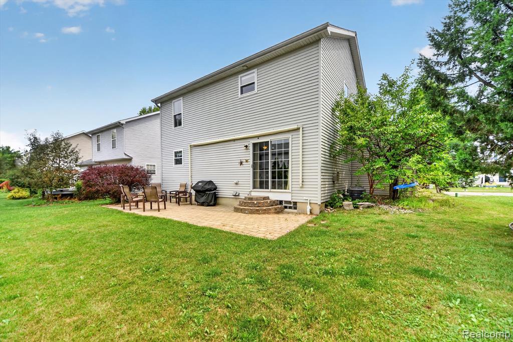 main property photo 30