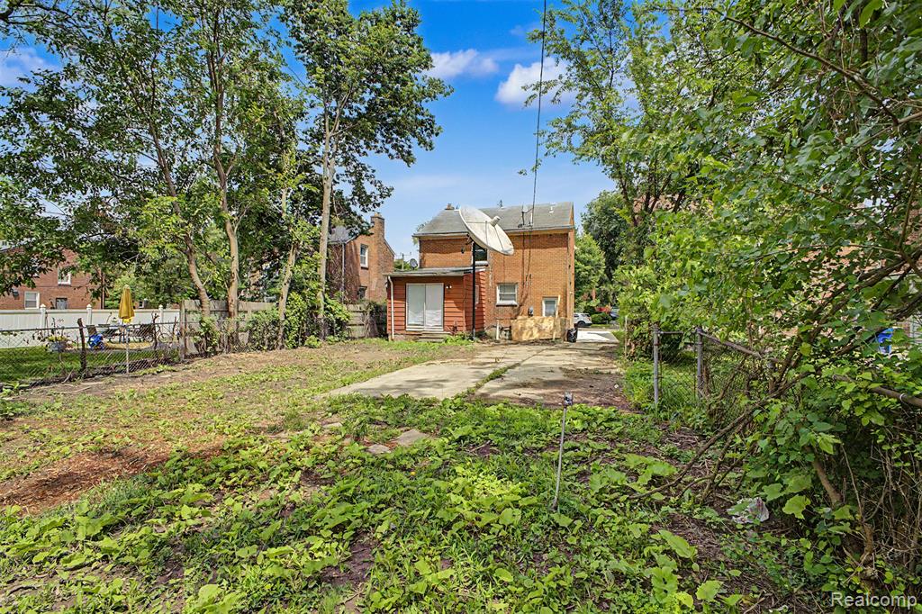 main property photo 29