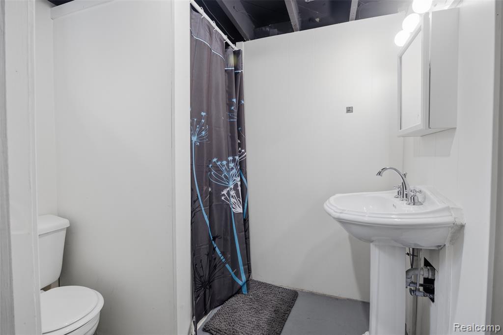main property photo 23