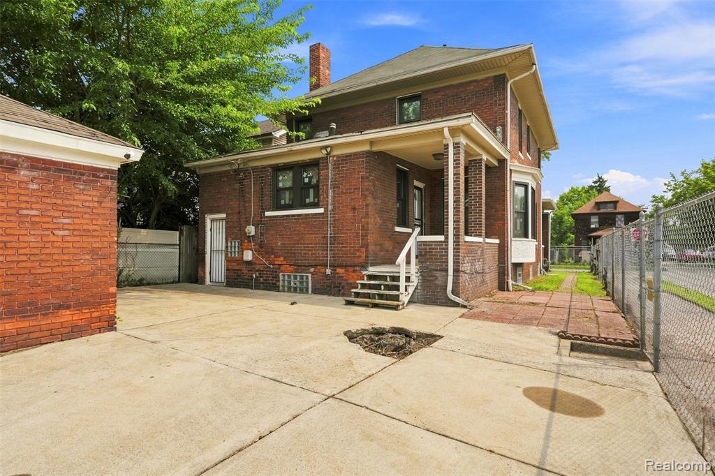 main property photo 31