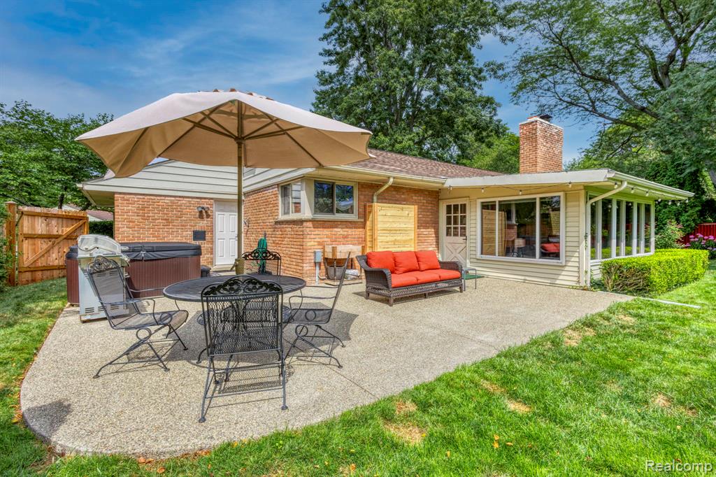 main property photo 29
