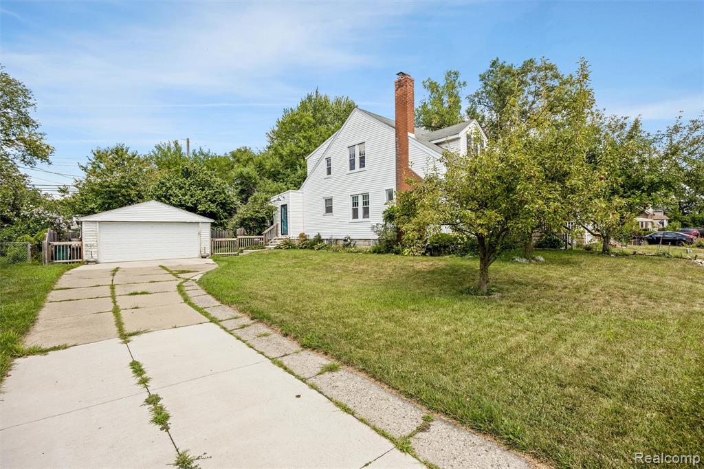 main property photo 35
