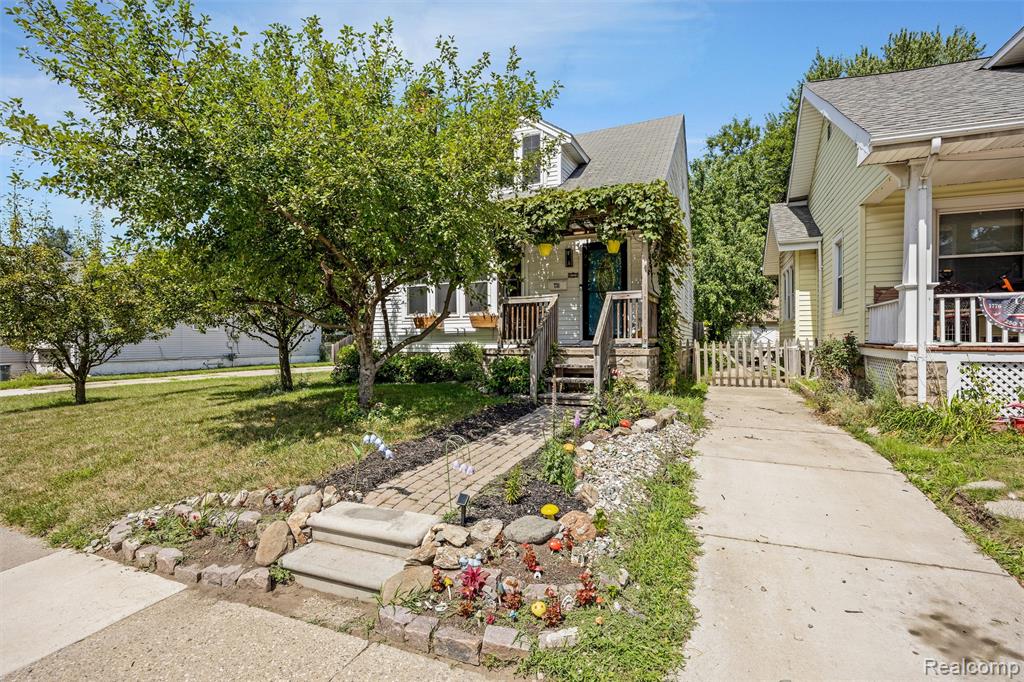 main property photo 38