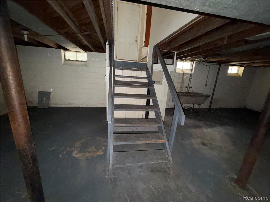 main property photo 46