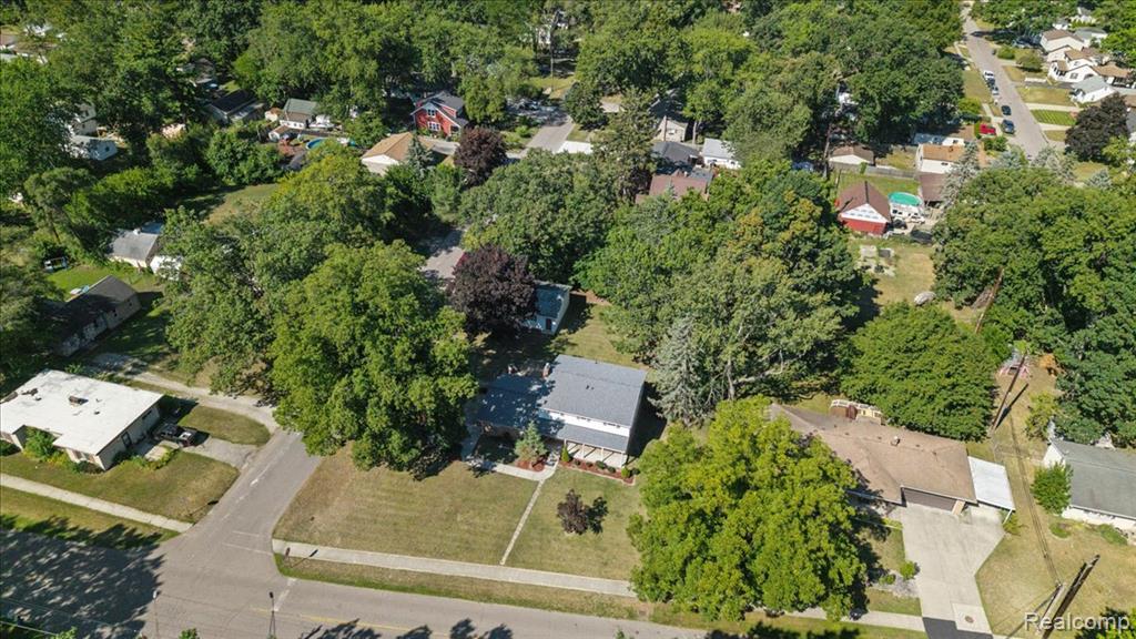 main property photo 50