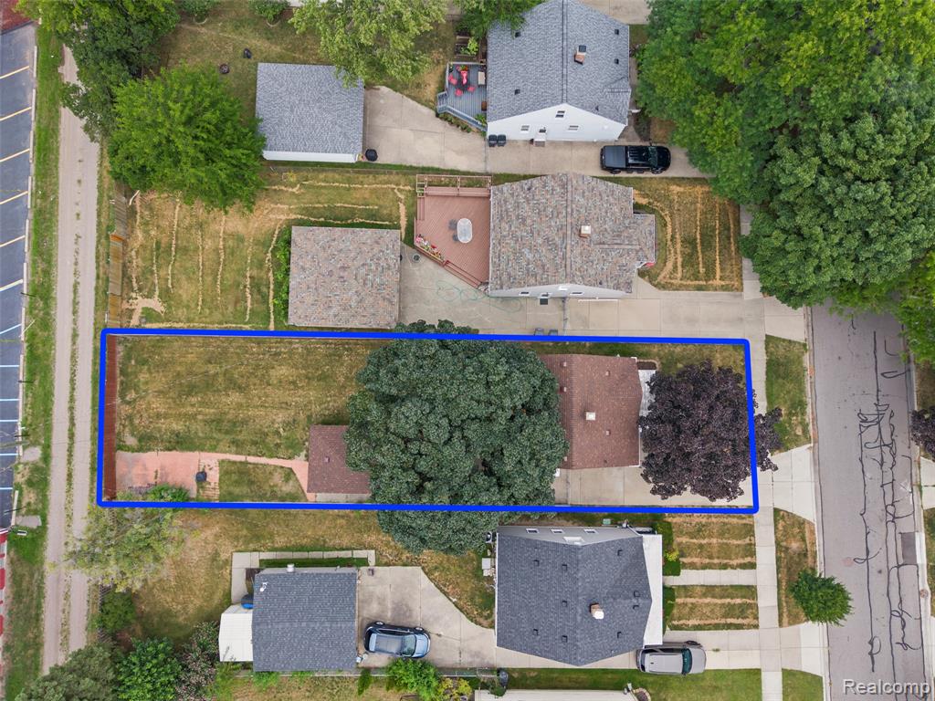 main property photo 23